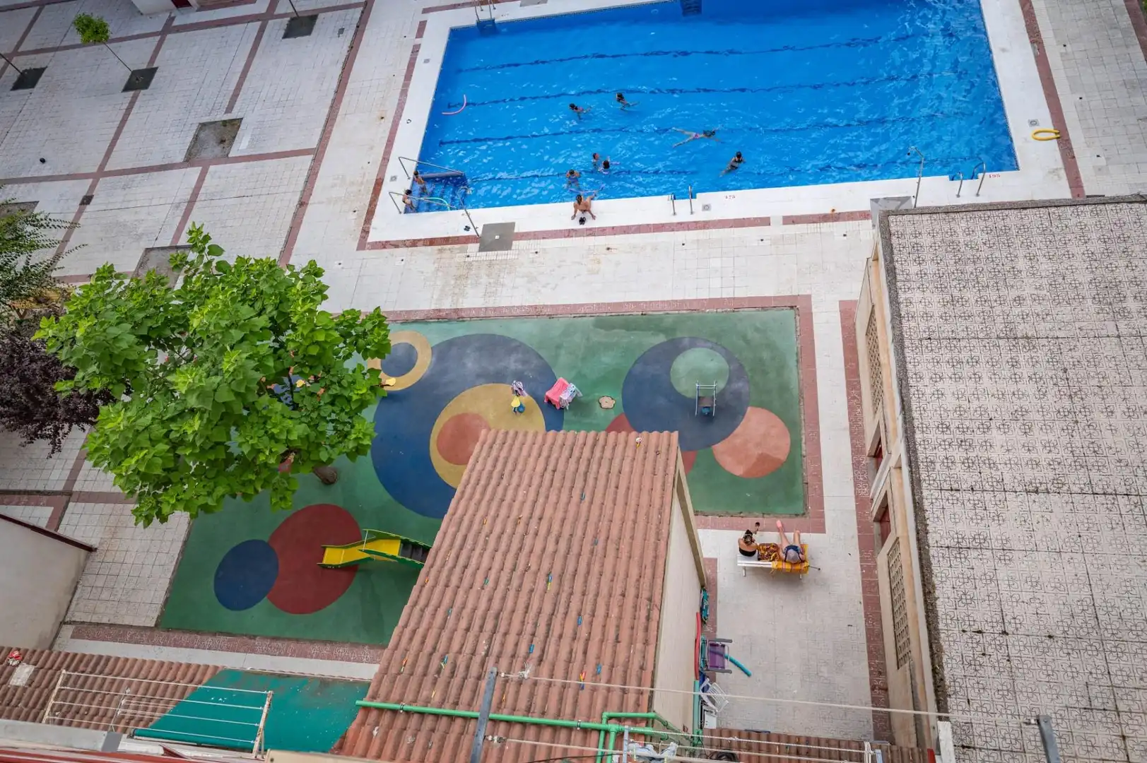 Piscina de Pis en venda en Granada amb Piscina comunitària