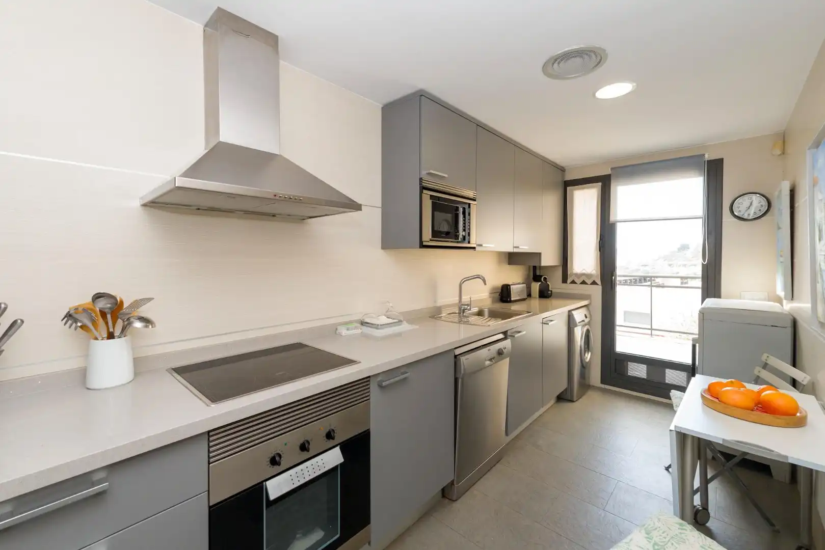 Apartment with pool to rent in Calle TOMBATOSSALS 11, imagen 13
