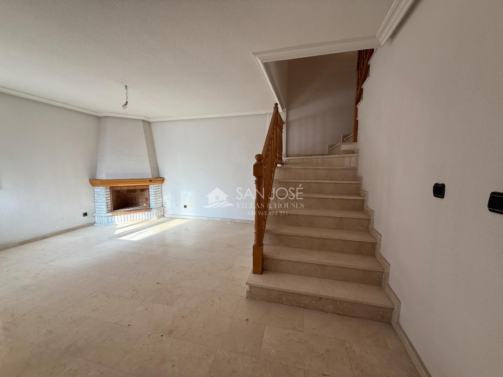 Casa adosada en venda en Aspe amb Terrassa i Traster