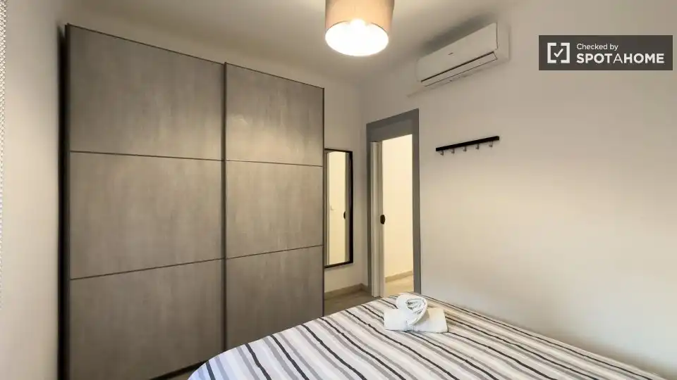 Room in El Baix Guinardó