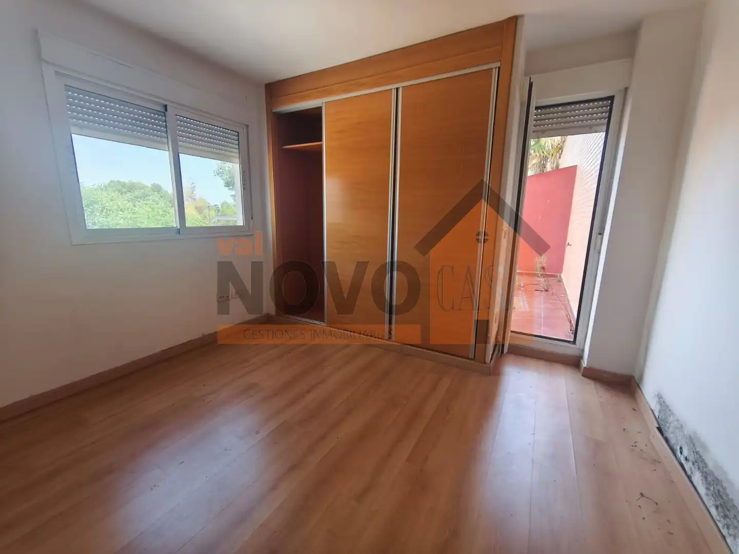 Bedroom of Houses for sale in Chiva  with Storage room and Swimming Pool