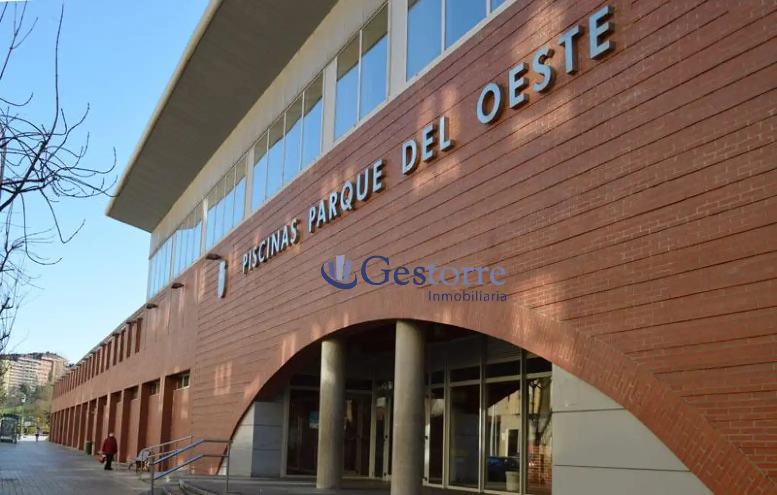 Vista exterior de Pis en venda en Oviedo  amb Calefacció
