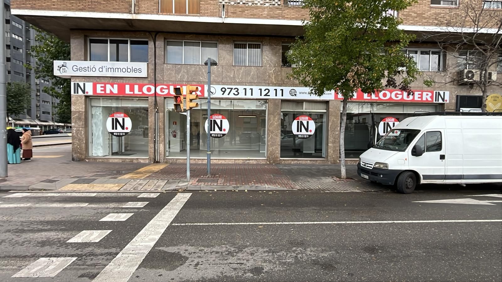 Local de alquiler en Gran Passeig de Ronda, 99, Joc de la Bola - Camps d'Esports