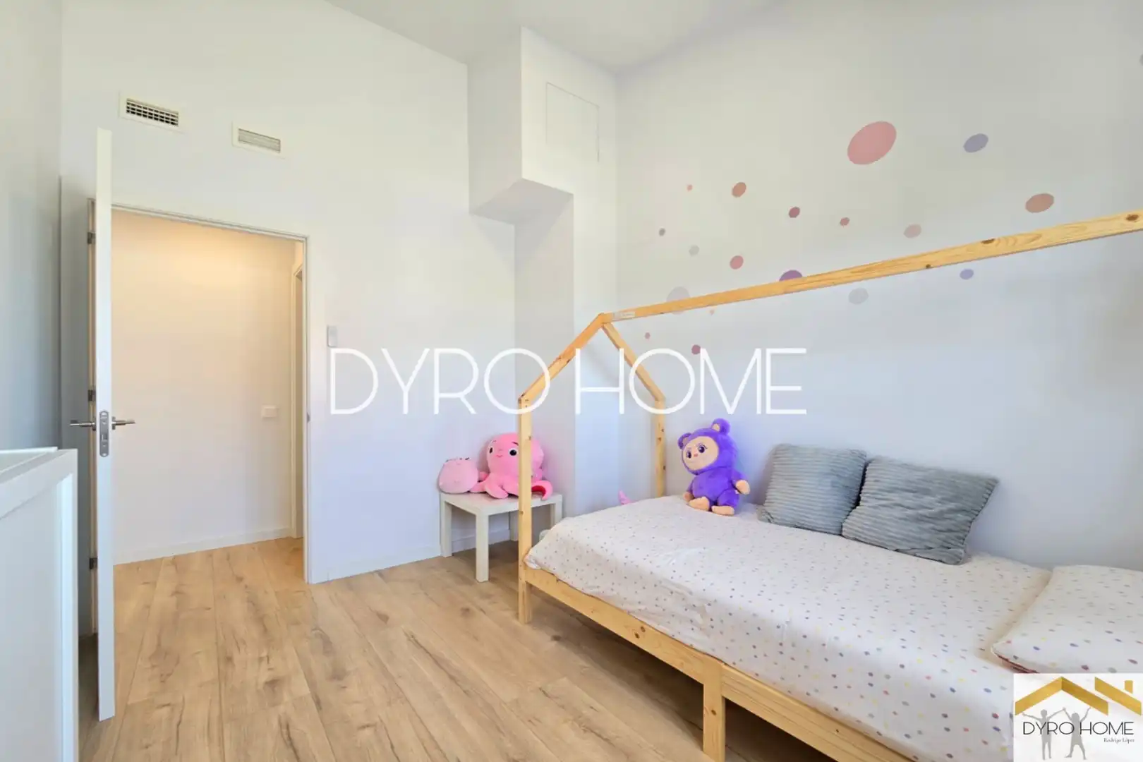 Wohnzimmer von Einfamilien-Reihenhaus zum Verkauf in Les Cabanyes mit Klimaanlage, Heizung und Privatgarten