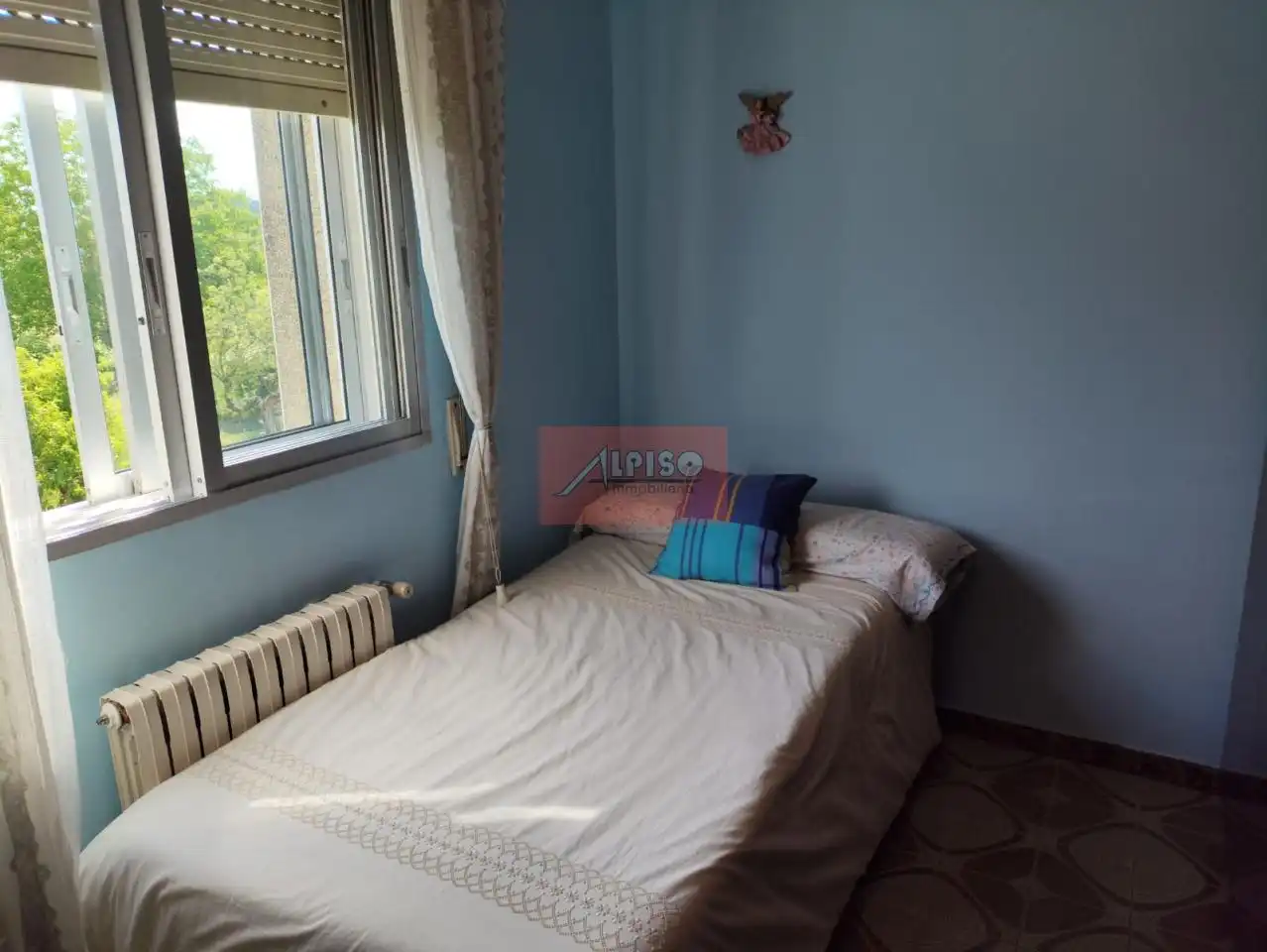 Dormitori de Casa o xalet en venda en Ourense Capital  amb Calefacció, Jardí privat i Traster