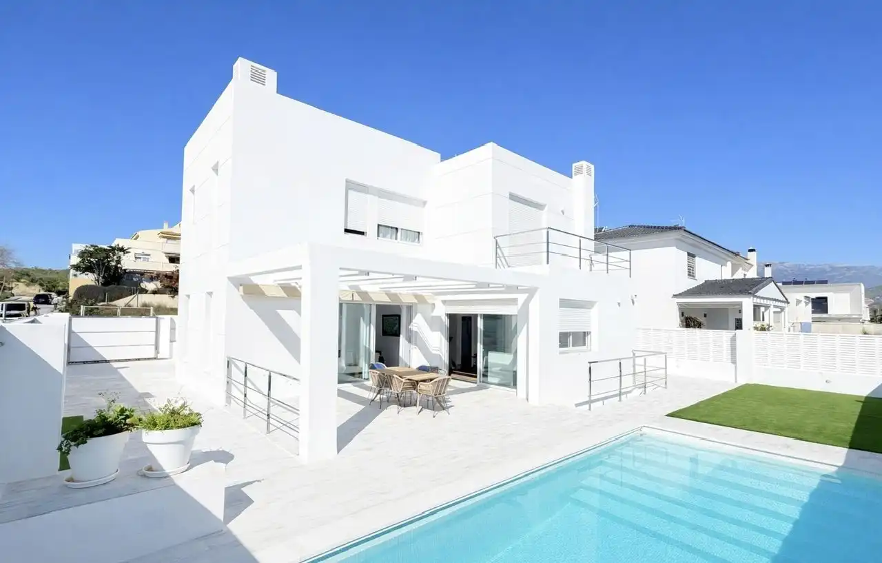 Detached house with pool for sale in Torre del Mar, imagen 8