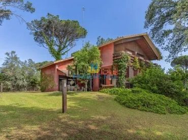 Villa in vendita a Carrer Empordà