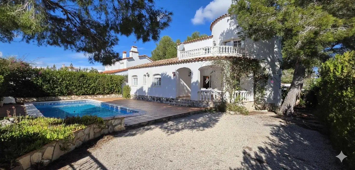 Chalet con piscina en venta en Les Tres Cales, imagen 4
