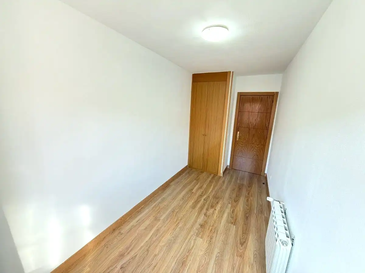 Habitación de Piso en venta en Alovera con Calefacción y Balcón
