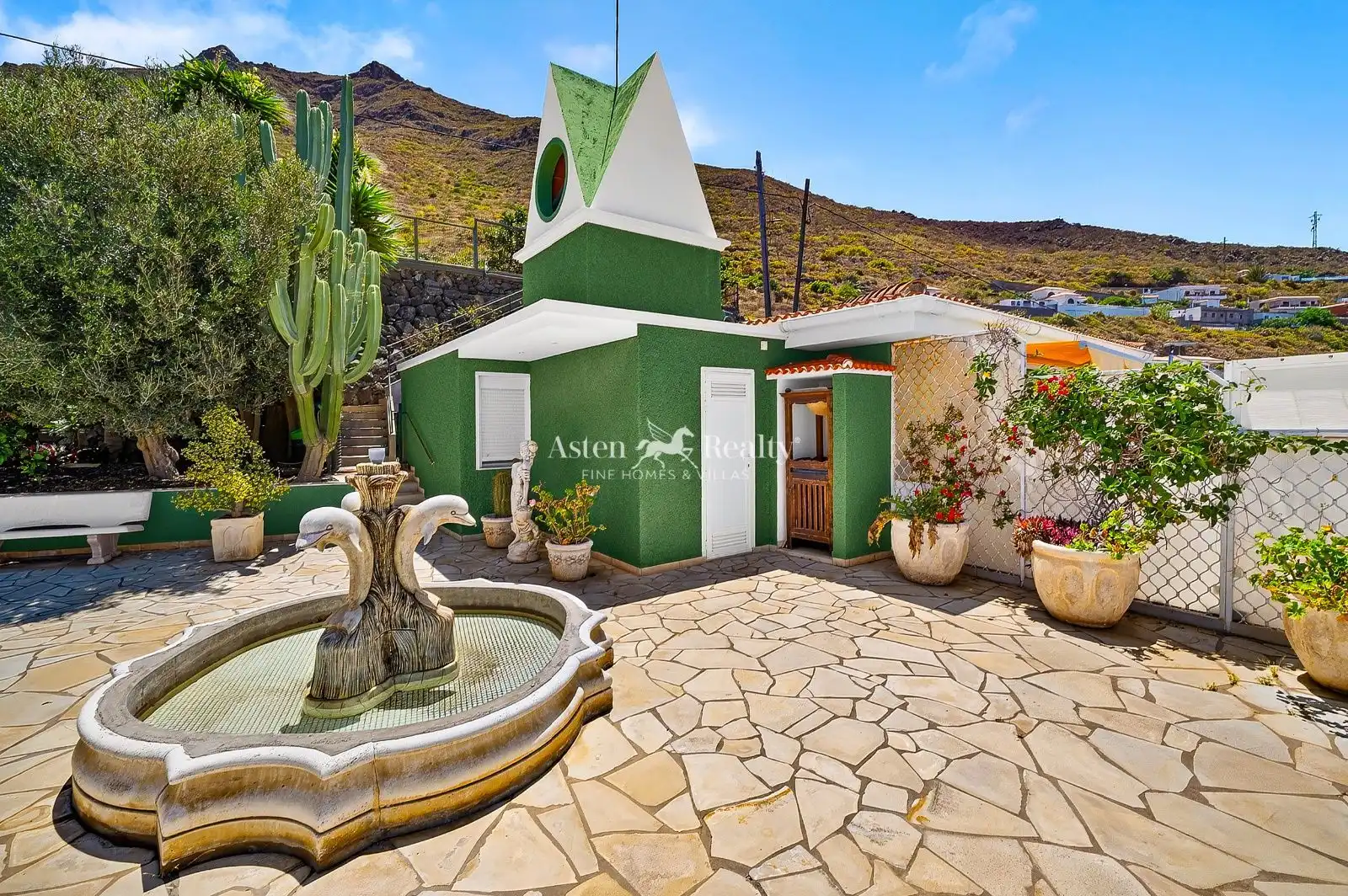 Vista exterior de Casa o chalet en venta en San Cristóbal de la Laguna con Terraza, Trastero y Piscina