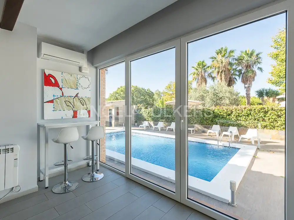 Swimming pool of Houses for rent in Bétera  with Air Conditioner, Heating and Private garden