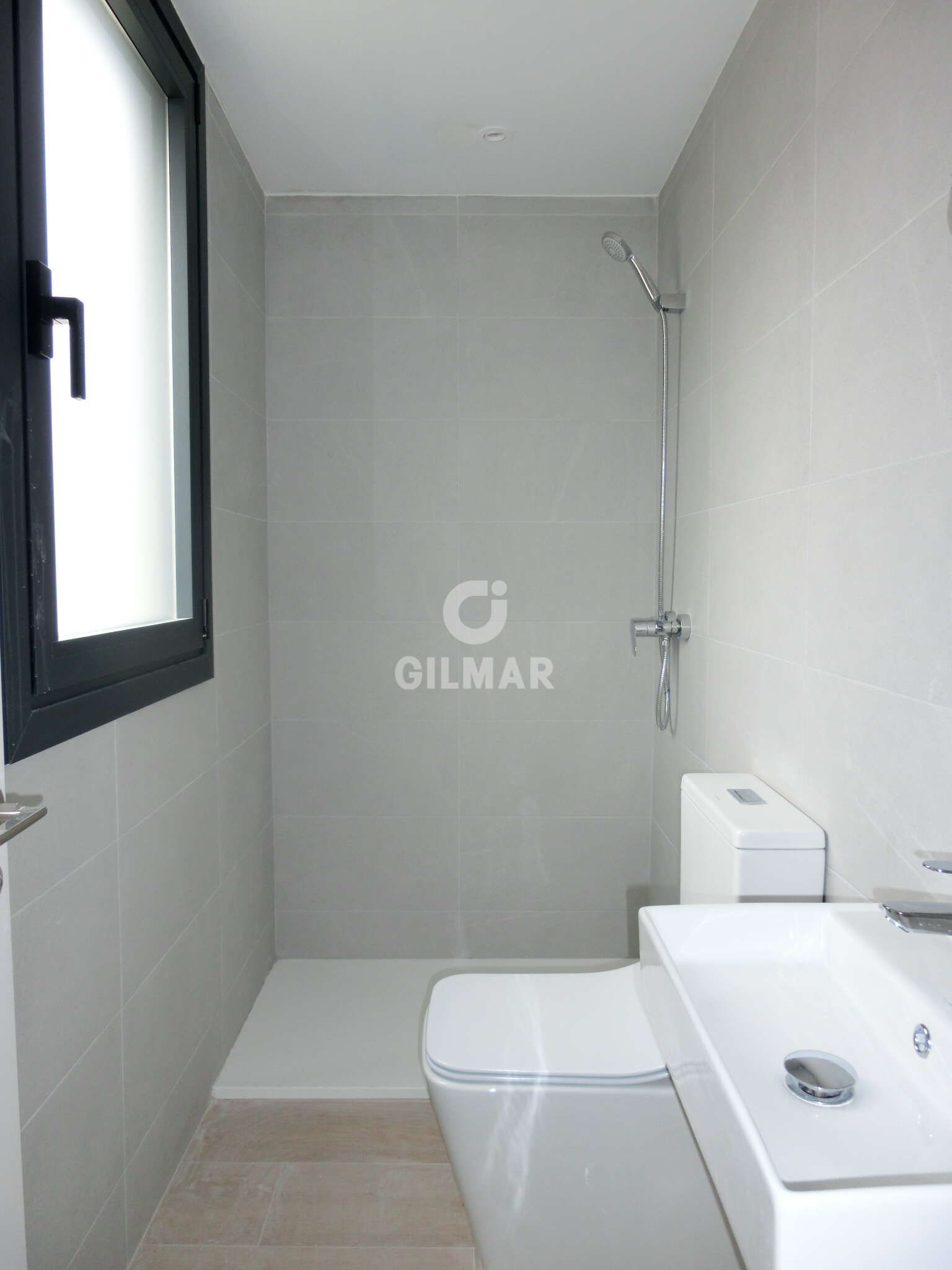 Bathroom of Duplex for sale in  Madrid Capital  with Heating, Private garden and Storage room