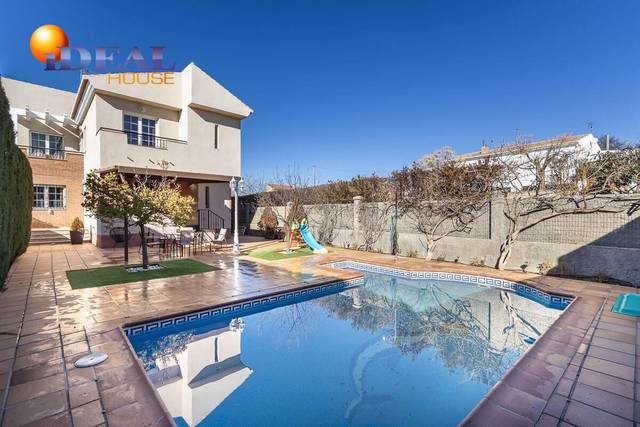 Casa-chalet en Venta en Arenas del Rey
