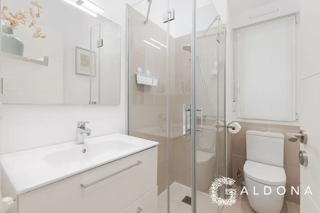 Baño de Piso en venta en Donostia - San Sebastián  con Aire acondicionado, Calefacción y Terraza