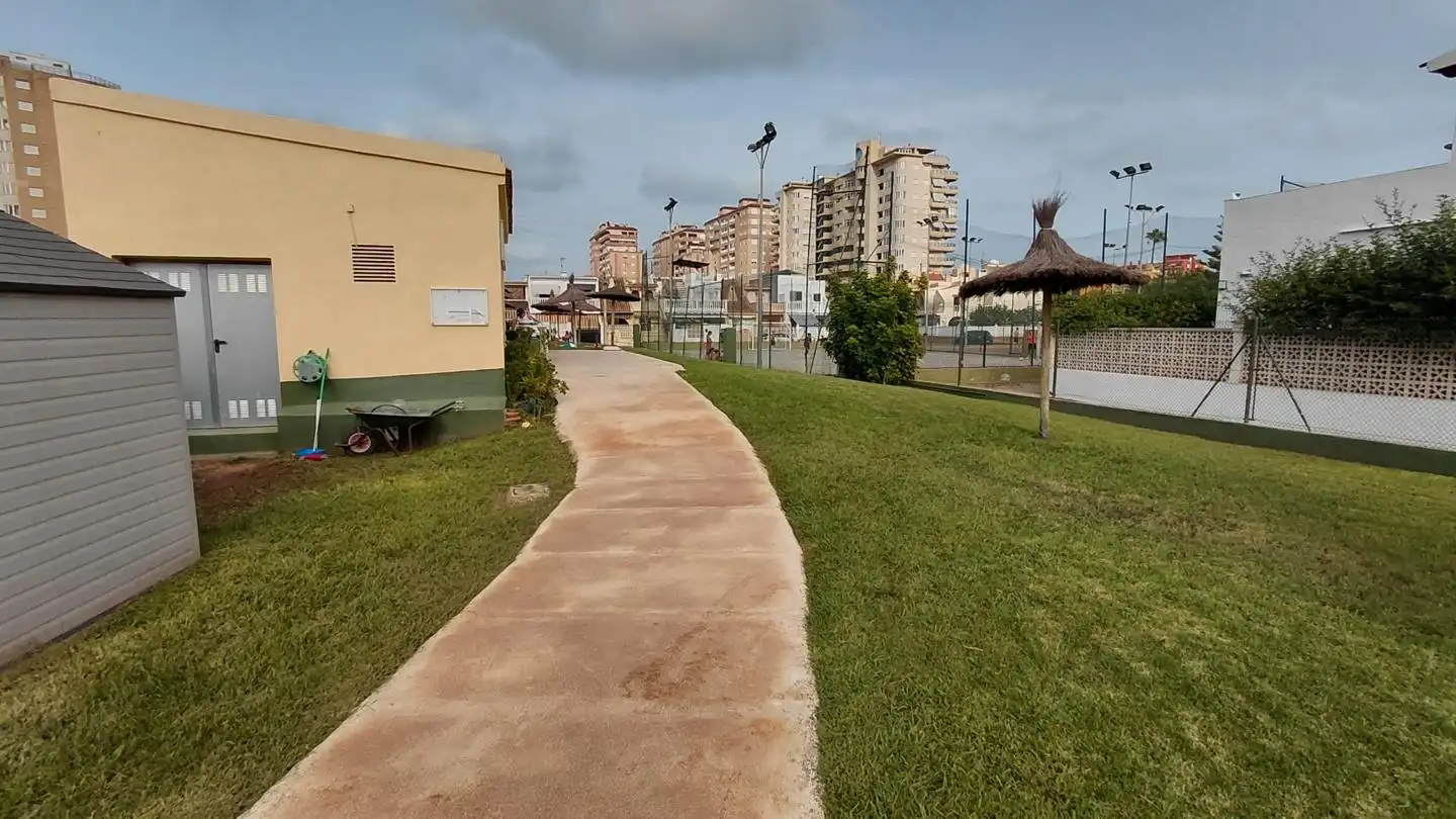 Vista exterior de Casa o chalet en venta en Tavernes de la Valldigna con Calefacción, Terraza y Amueblado