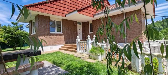 Casa-chalet en Alquiler en Villaescusa - BARRIO LA COTERA en Villaescusa (Cantabria)