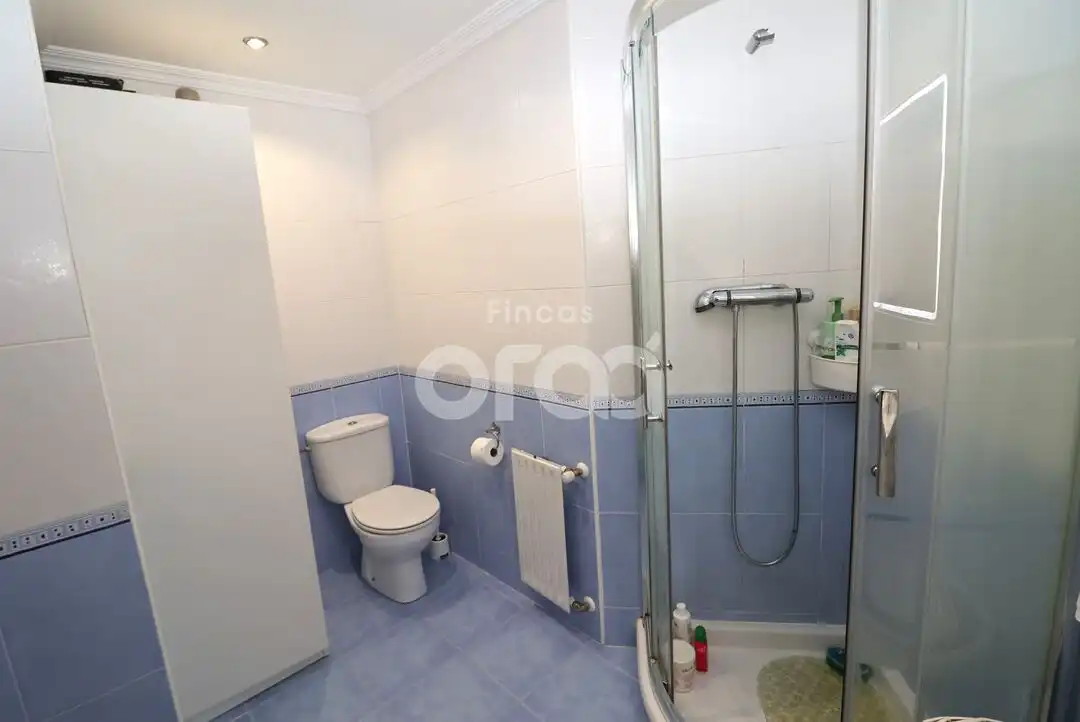 Baño de Piso en venta en Santurtzi  con Calefacción y Trastero