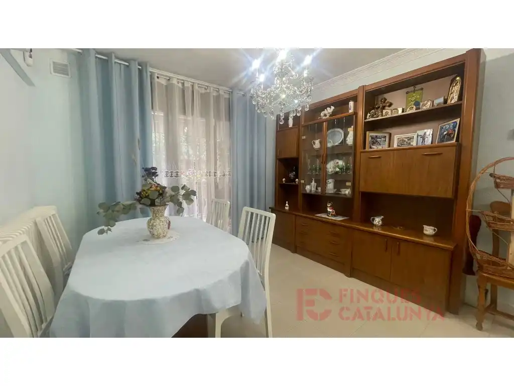 Comedor de Piso en venta en Girona con Aire acondicionado, Calefacción y Balcón