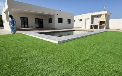 Piscina de Casa o xalet en venda en Mutxamel amb Aire condicionat, Jardí privat i Terrassa