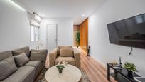 Sala d'estar de Apartament en venda en  Madrid Capital amb Aire condicionat