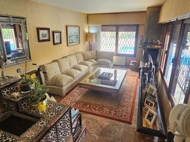 Villa con piscina in vendita a Centro