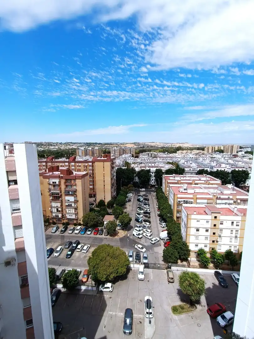 Vista exterior de Pis en venda en Sevilla amb Aire condicionat, Jardí privat i Terrassa