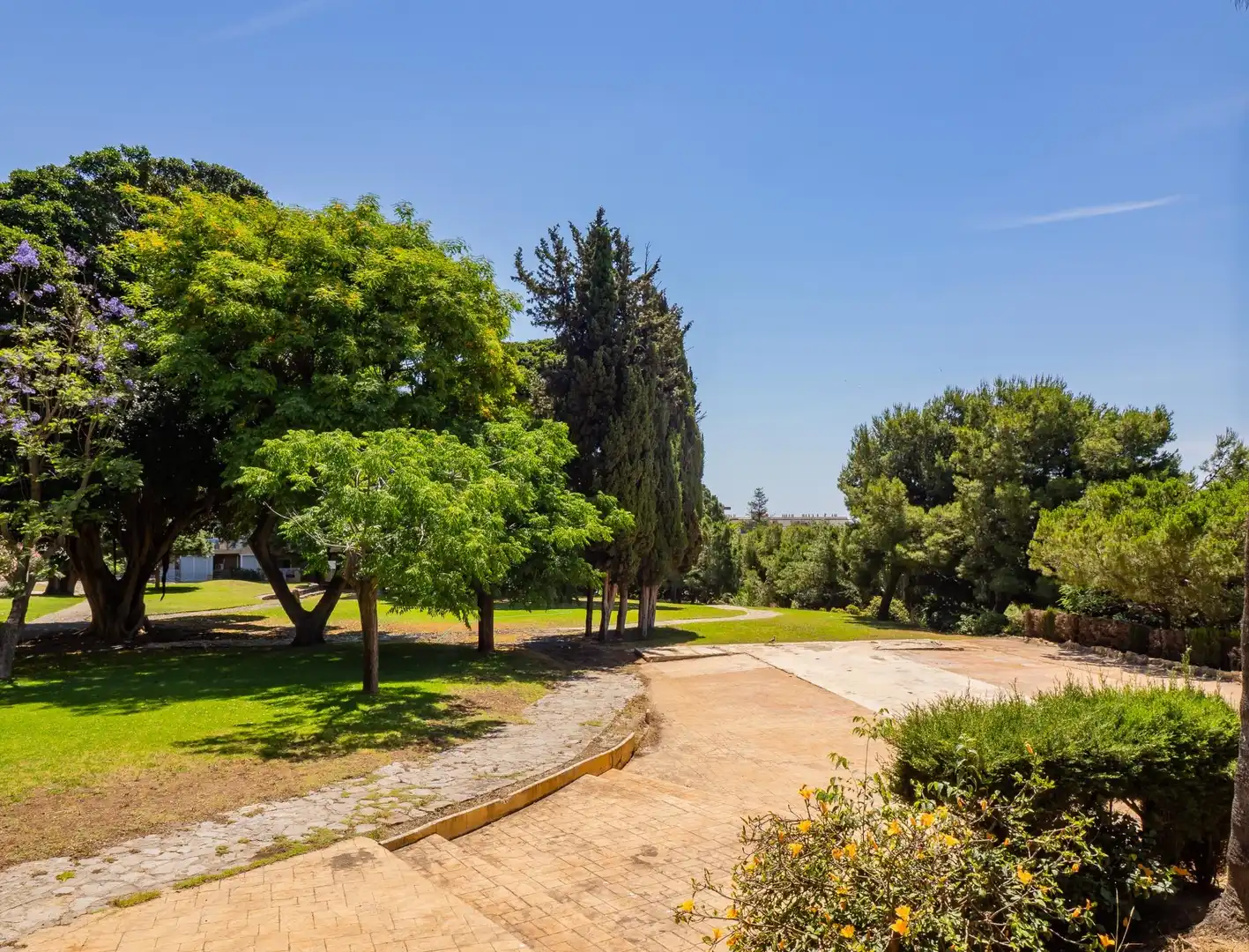 Jardín de Estudio en venta en Benalmádena con Aire acondicionado, Jardín privado y Amueblado
