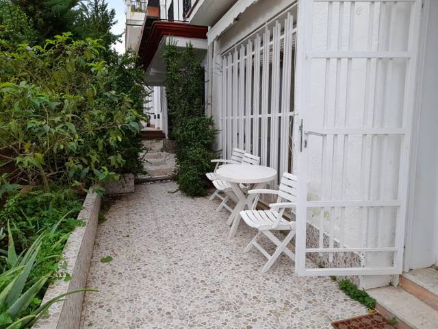 Local comercial en Alquiler en TORRENT DE LES ROSES en Pedralbes