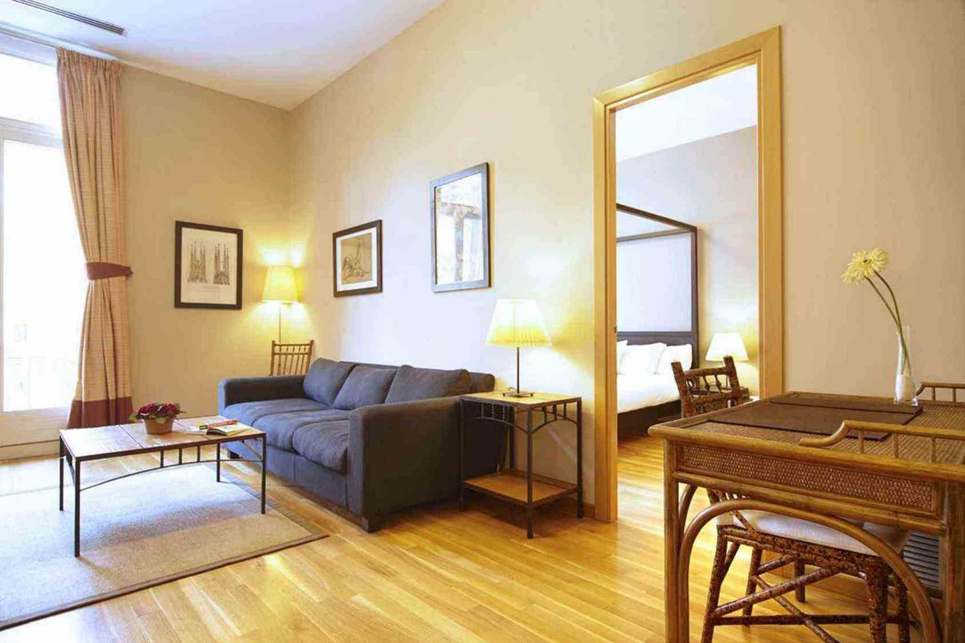 Bedroom of Flat to rent in Cornellà de Llobregat  with Air Conditioner, Furnished and TV