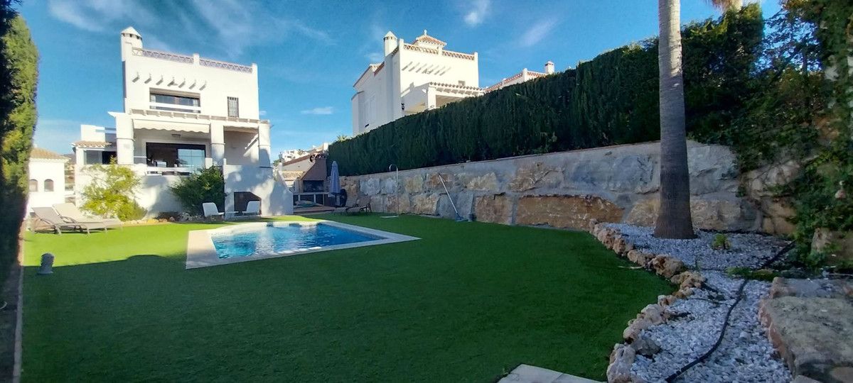Jardí de Casa o xalet en venda en Estepona amb Aire condicionat, Jardí privat i Terrassa