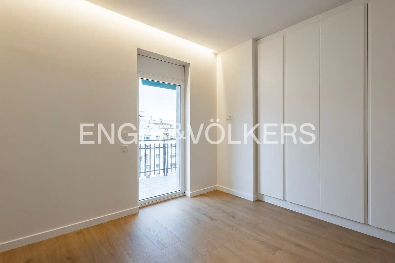 Bedroom of Flat for sale in Barcelona  with Air Conditioner, Heating and Parquet flooring