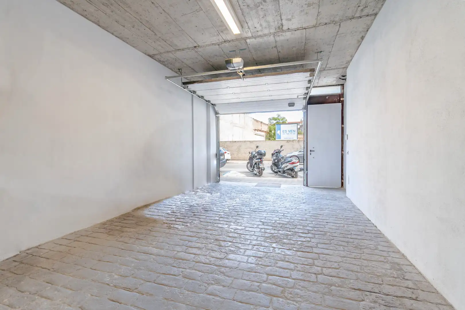 Parkplatz von Haus oder Chalet zum Verkauf in Figueres mit Klimaanlage, Heizung und Privatgarten