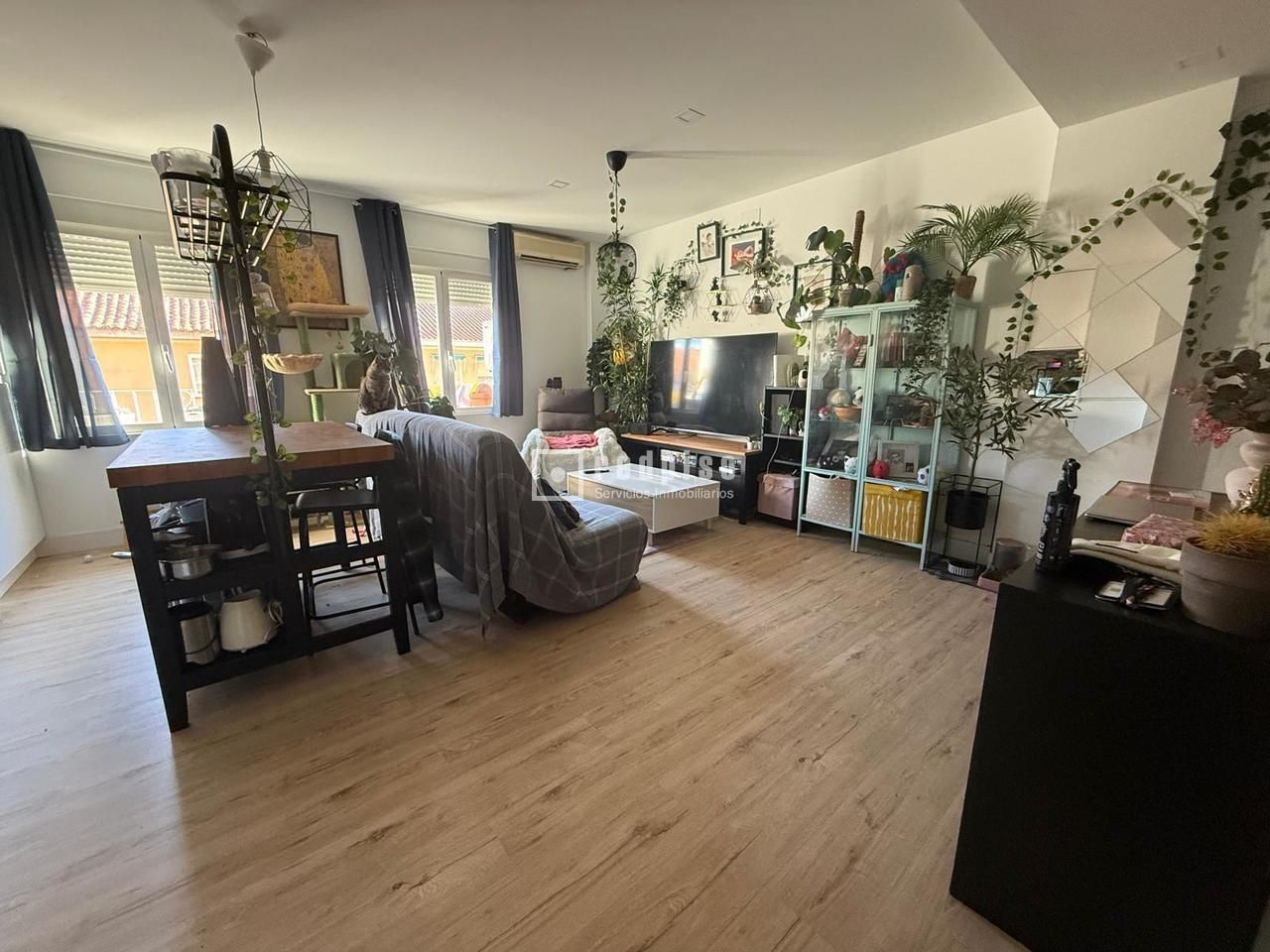 Sala d'estar de Pis en venda en  Madrid Capital amb Aire condicionat