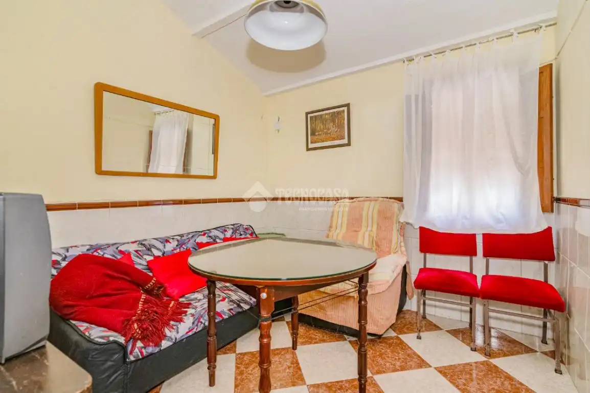 Sala de estar de Casa adosada en venta en Lucena con Terraza