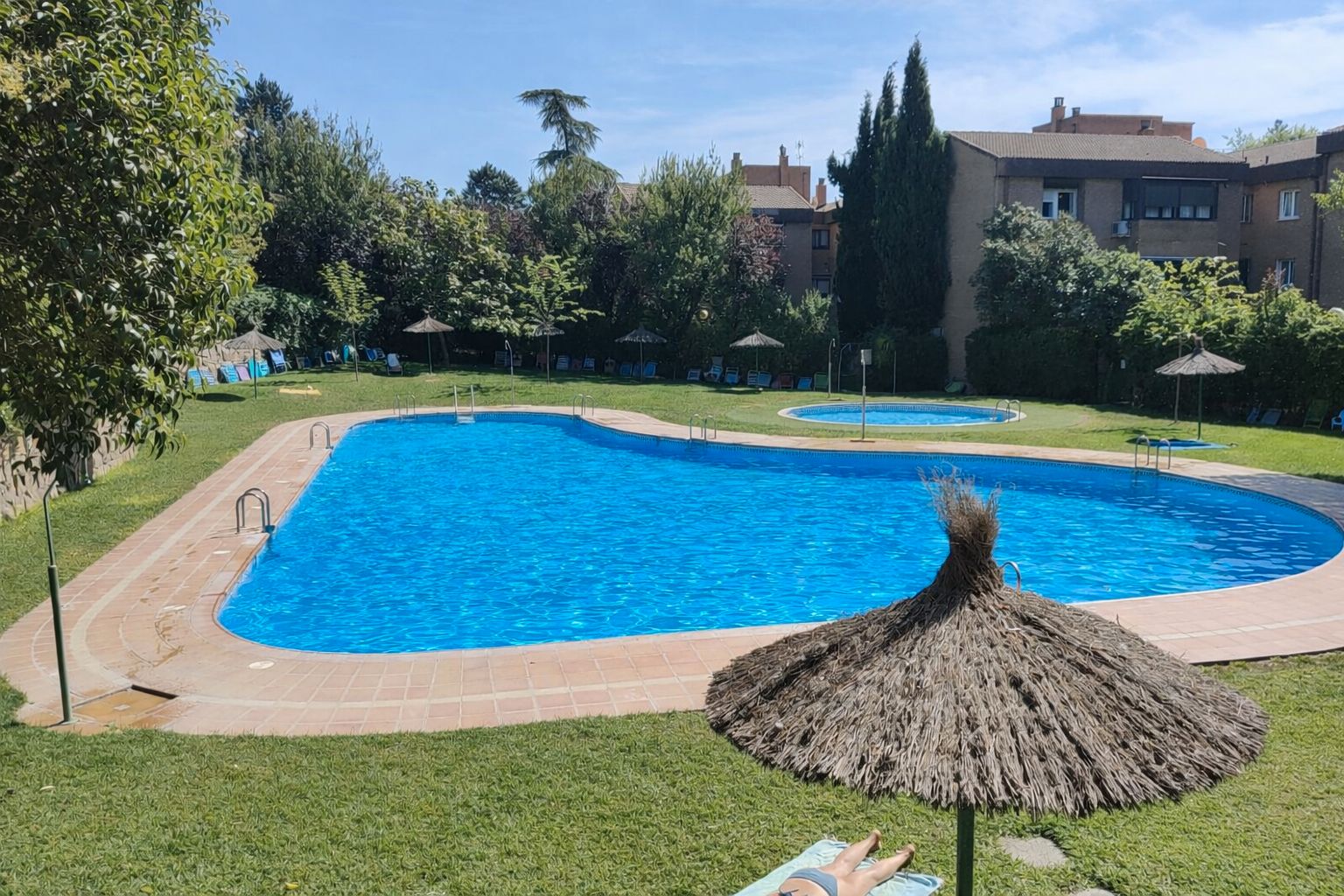 Swimming pool of Flat for sale in Majadahonda  with Air Conditioner, Heating and Parquet flooring