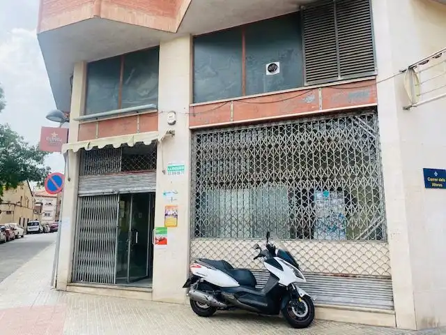 Vista exterior de Local en venta en Ripollet con Aire acondicionado