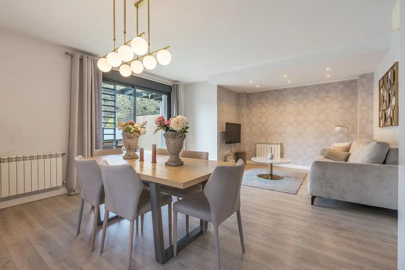 Comedor de Casa adosada en venta en Granada con Jardín privado y Balcón