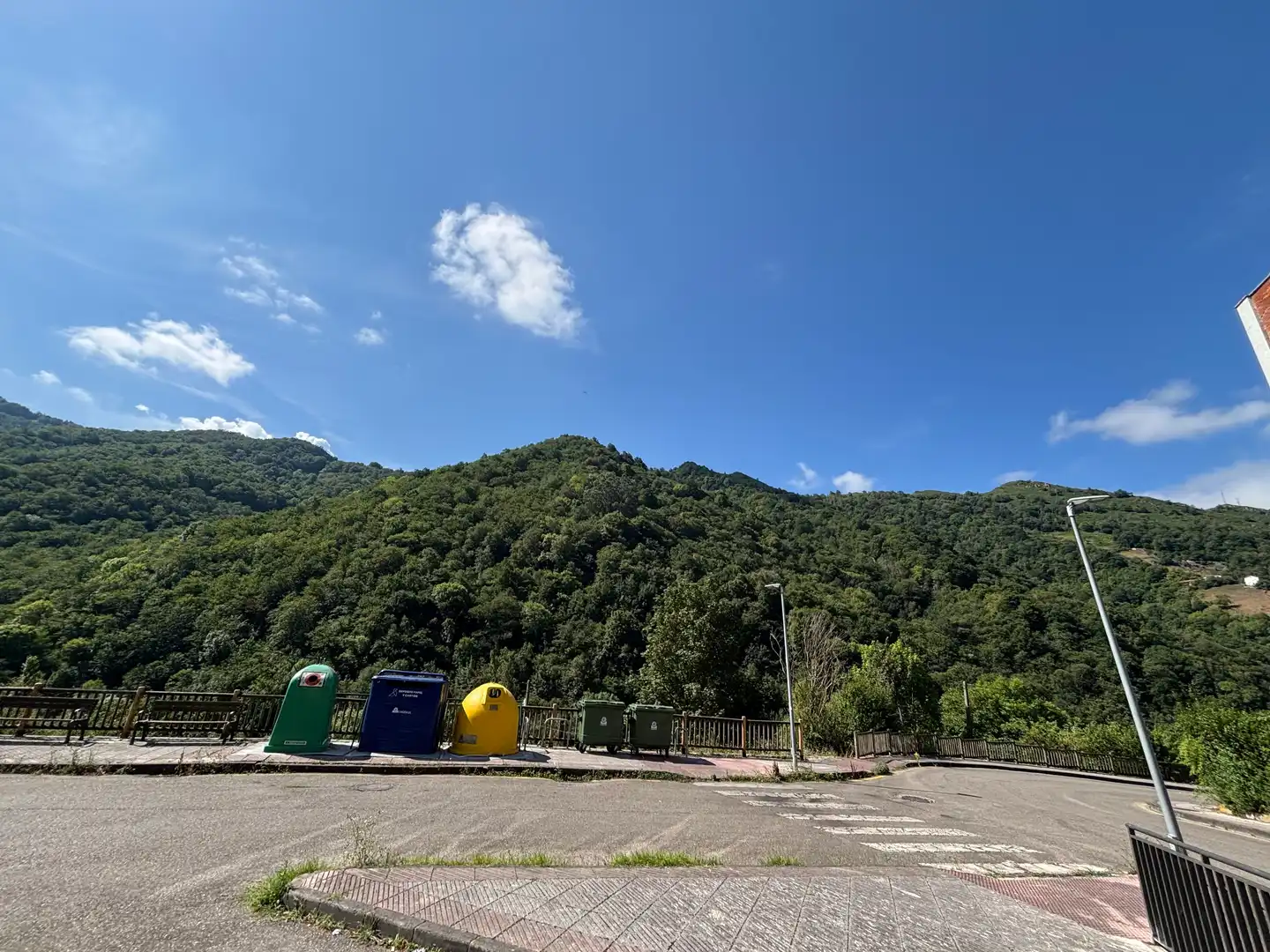 Vista exterior de Piso en venta en Aller con Trastero