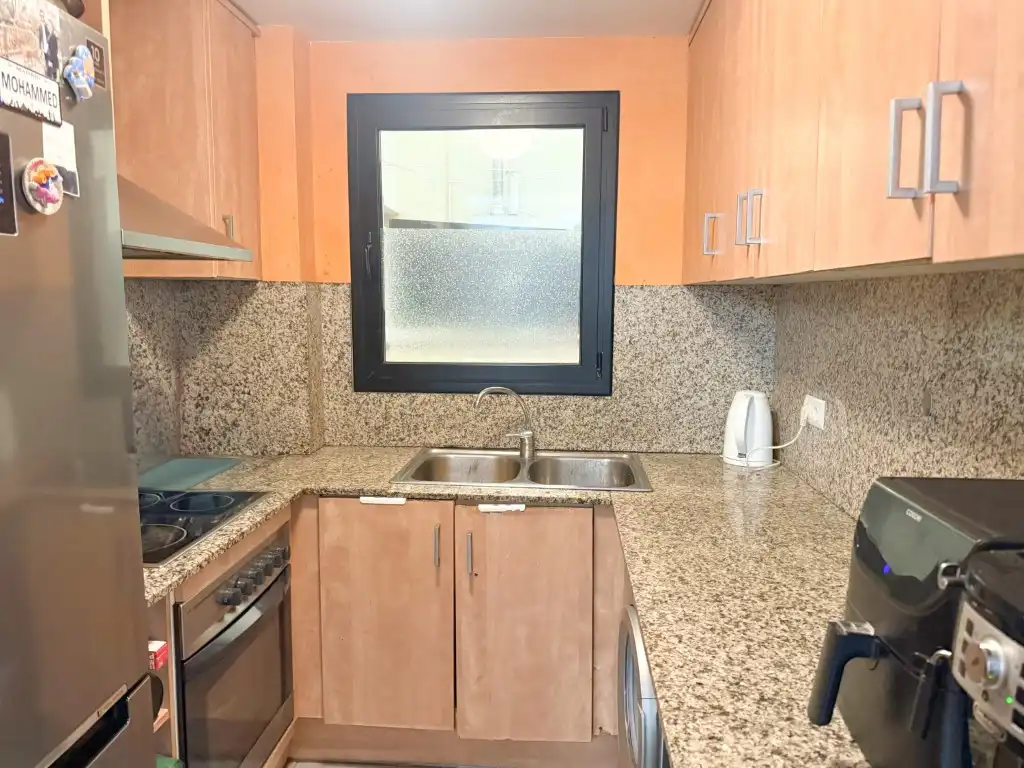 Cuina de Pis en venda en Figueres amb Aire condicionat, Calefacció i Moblat