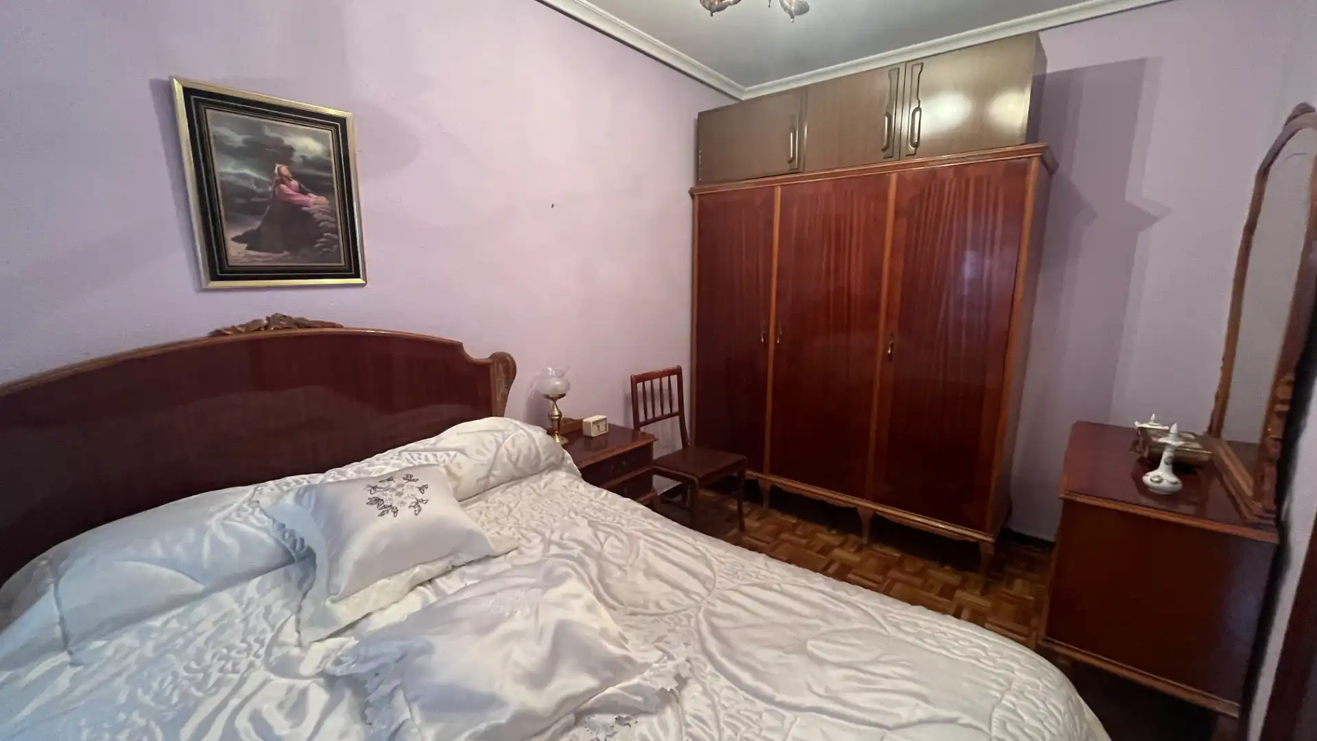 Dormitori de Casa o xalet en venda en Valladolid amb Calefacció i Moblat
