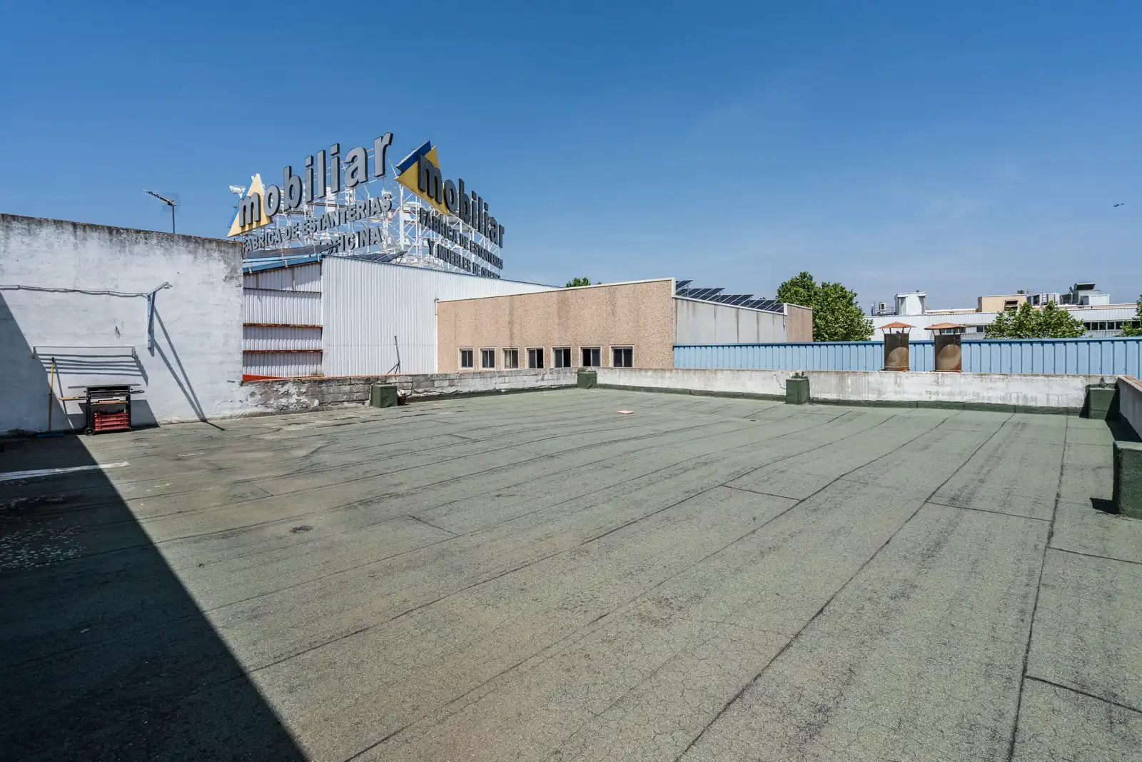 Außenansicht von Fabrikhallen zur Miete in Móstoles