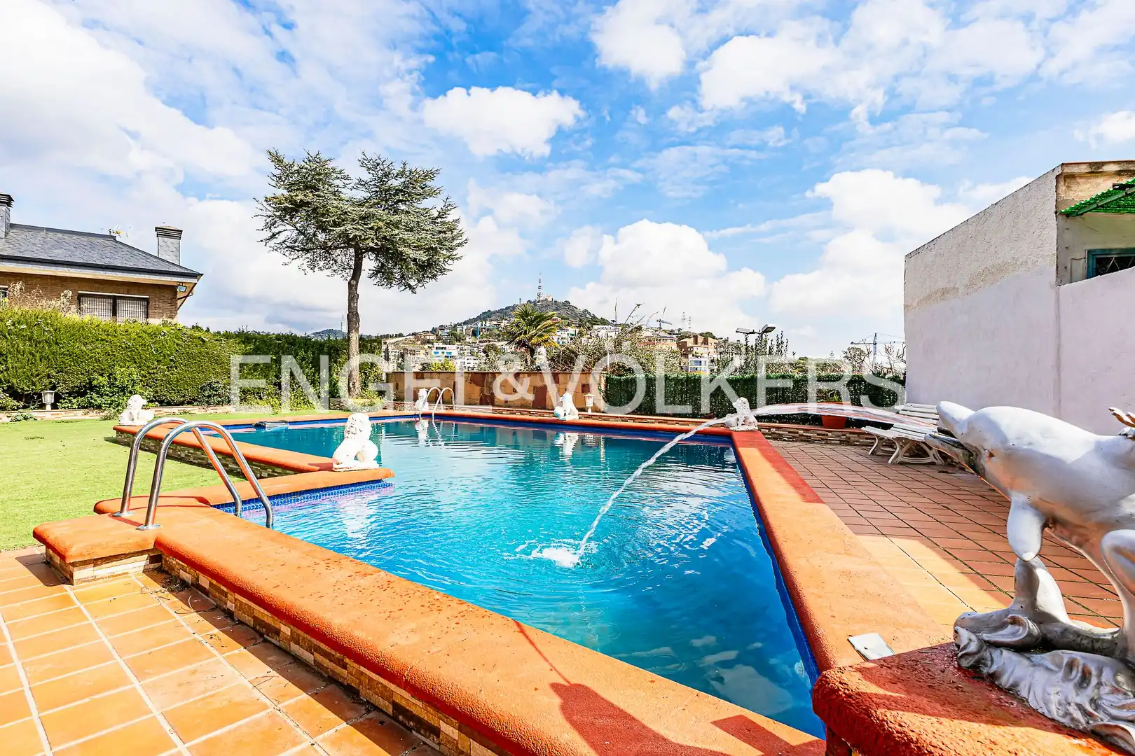 Piscina de Casa o xalet en venda en Sant Just Desvern amb Calefacció i Jardí privat