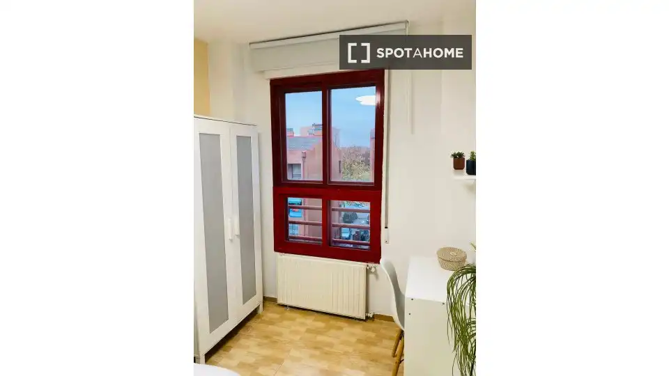 Bedroom of Flat for rent in Madrid  with Air Conditioner, Heating and Furnished