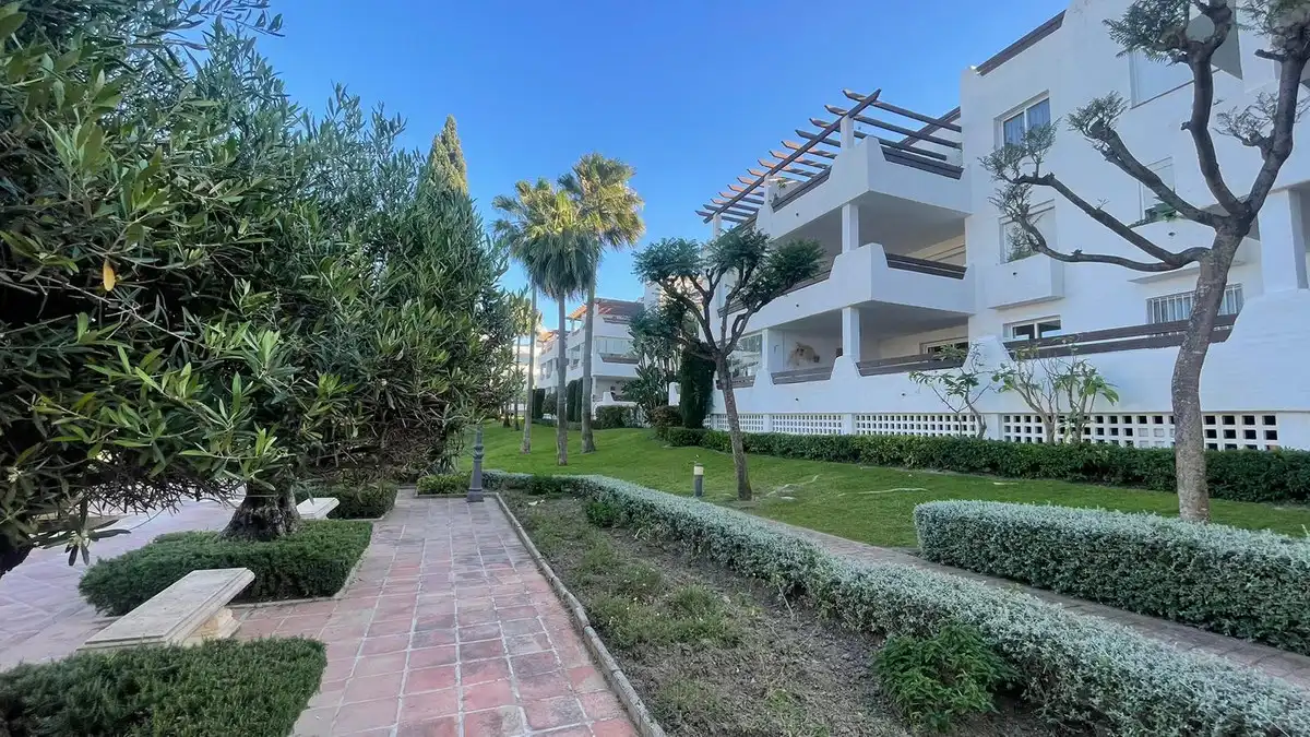 Apartamento con piscina en alquiler en Selwo, imagen 34