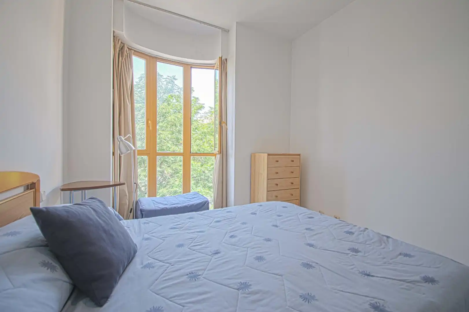 Bedroom of Flat for sale in Sevilla  with Air Conditioner and Heating