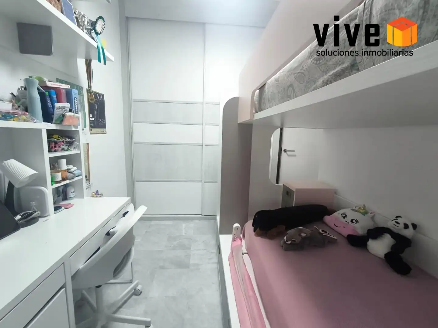 Bedroom of Flat for sale in Sevilla  with Heating, Storage room and Furnished