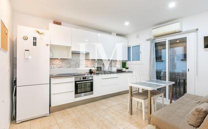 Kitchen of Apartment to rent in  Barcelona Capital  with Air Conditioner and Balcony