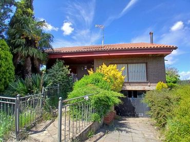 Villa zum Verkauf in Cr Pío de Cela