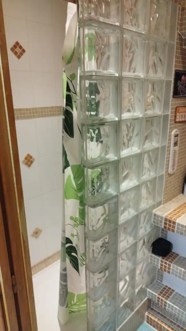 Baño de Estudio en venta en Barcelona con Parquet, Amueblado y Microondas
