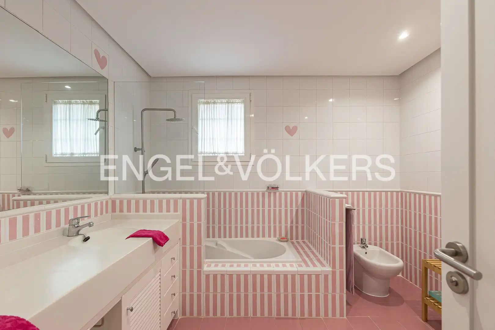 Baño de Casa o chalet en venta en Boadilla del Monte con Aire acondicionado, Calefacción y Jardín privado